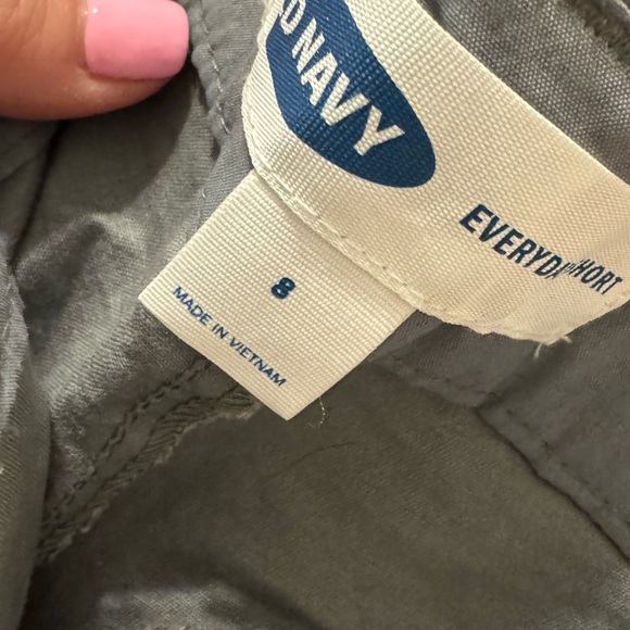 Women’s Old Navy Shorts - Picture 3 of 3